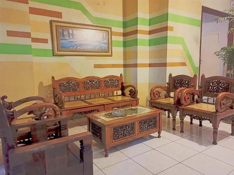 Hotel Palem 2 Syariah Malang Redpartner Exterior foto