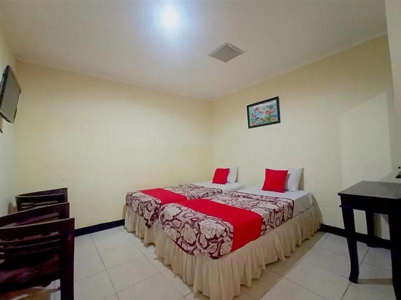 Hotel Palem 2 Syariah Malang Redpartner Exterior foto