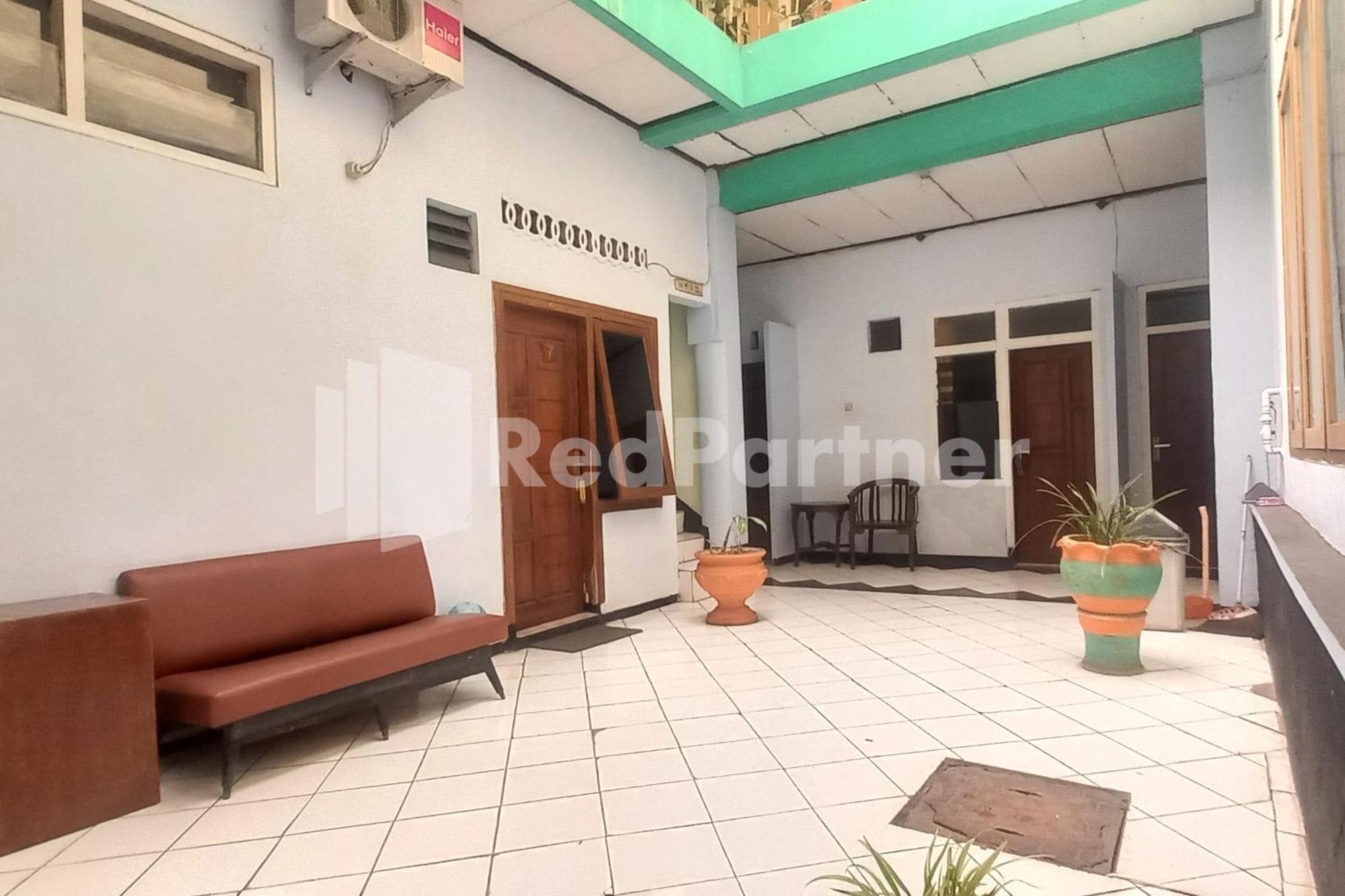 Hotel Palem 2 Syariah Malang Redpartner Exterior foto